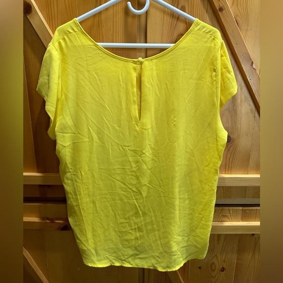 Women’s Tacera Blouse with Key Hole Back - XL - Picture 3 of 4